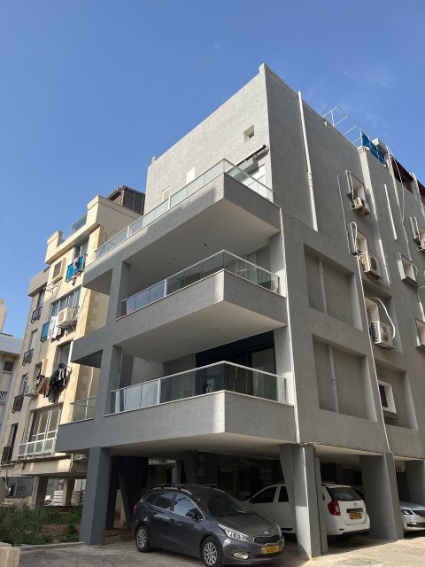 בניית מרפסות ושיפוץ בניין בת ים הל''א 3